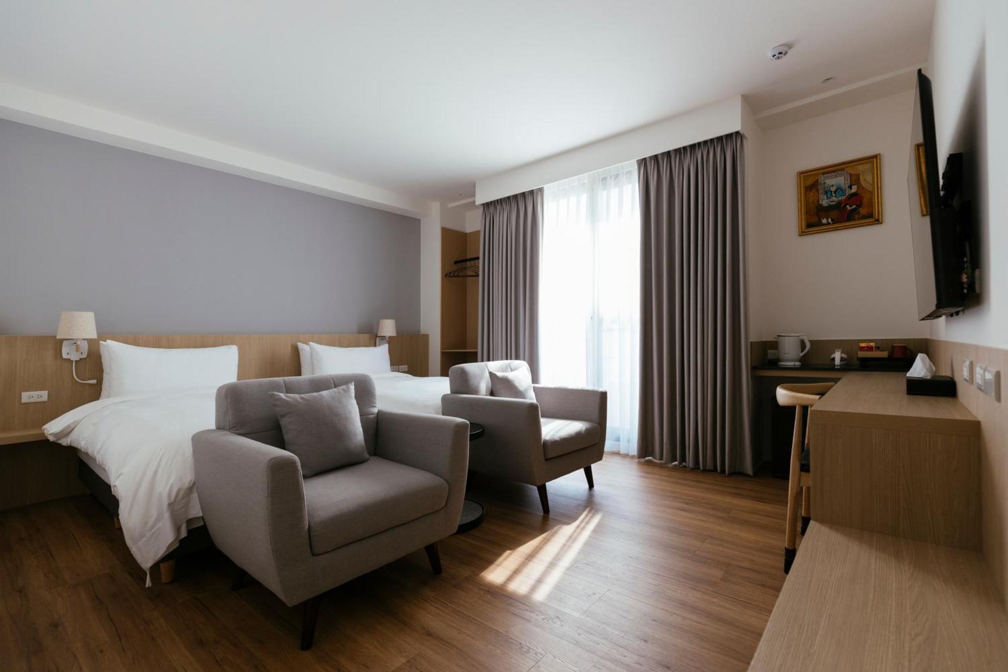 鹹菜巷8號 Hotel Tainan Bagian luar foto