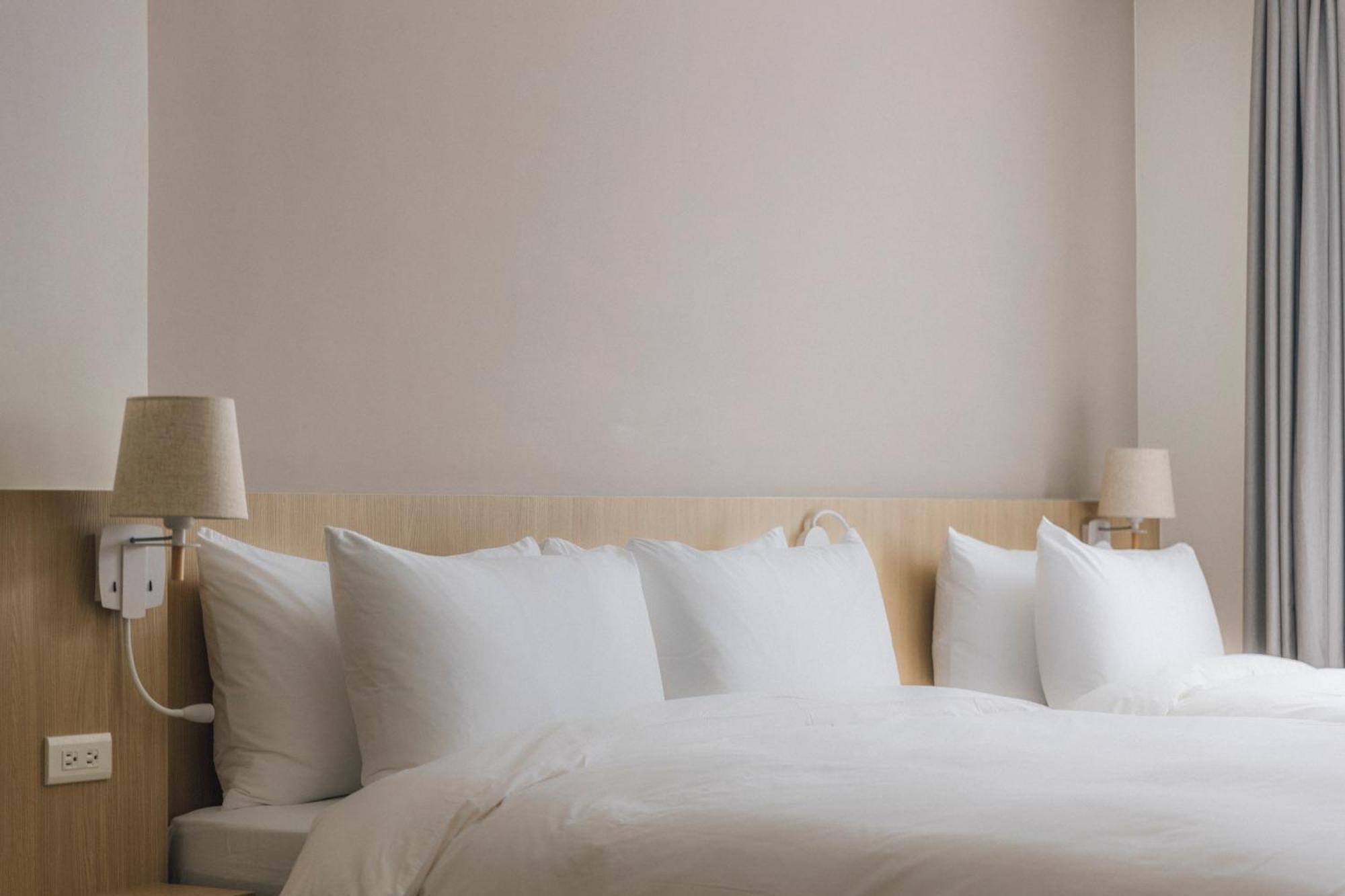 鹹菜巷8號 Hotel Tainan Bagian luar foto