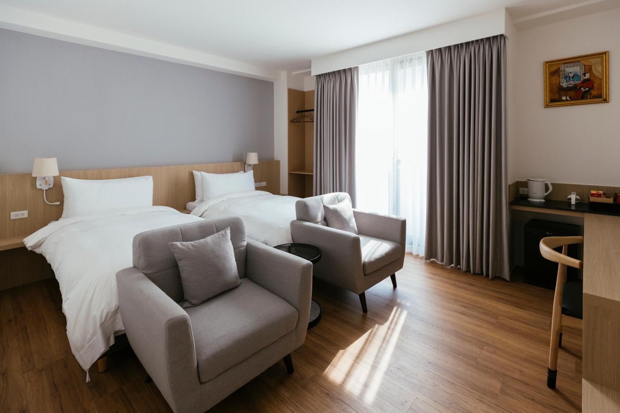 鹹菜巷8號 Hotel Tainan Bagian luar foto